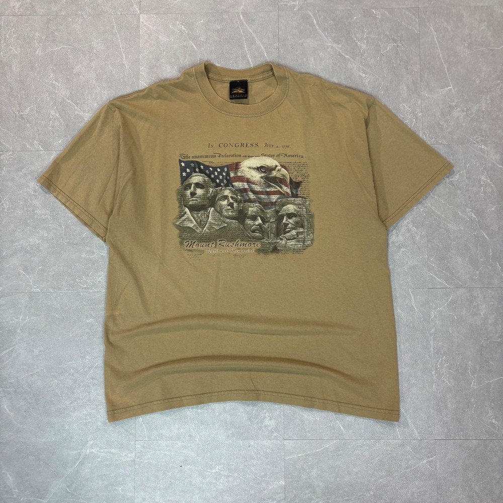 Prairie Mountain Mount Rushmore Graphic Tee Tan Mens XL Declaration Independence